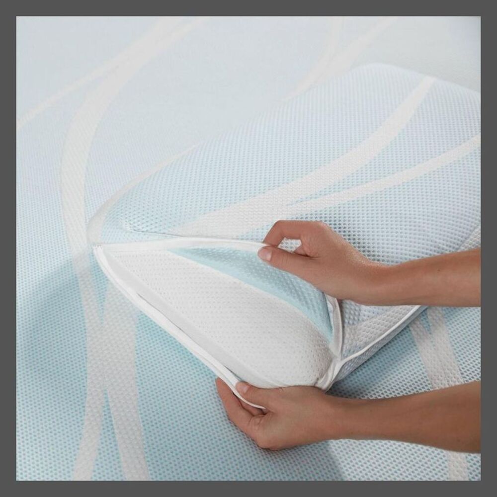 Open Box - Tempur-Pedic -  Queen Breeze ProLo Bed Pil Blue - Picture 3 of 4